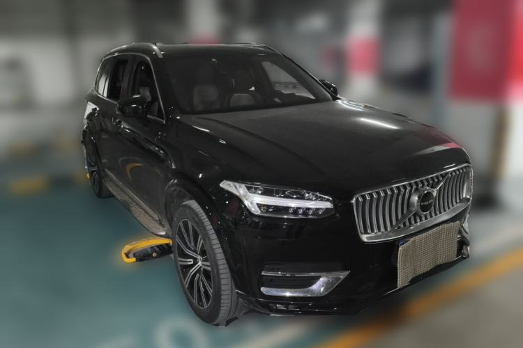 Used Volvo XC90 2021 B6 Zhiyi Luxury Edition 7-Seater Front Right 45 Deg