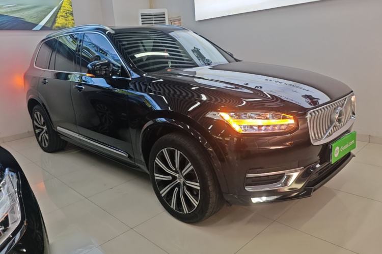 Used Volvo XC90 2021 B6 Zhiyi Luxury Edition 7-Seater Front Right 45 Deg