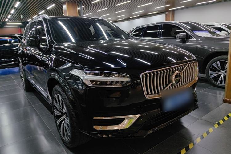 Used Volvo XC90 2021 B6 Zhiyi Luxury Edition 7-Seater Front Right 45 Deg