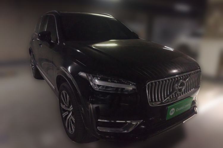 Used Volvo XC90 2021 B6 Luxury Smart Edition 7-Seater Front Right 45 Deg
