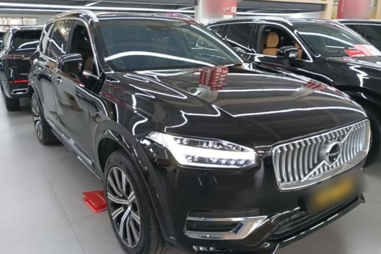 Used Volvo XC90 2021 B6 Luxury Smart Edition 7-Seater Front Right 45 Deg
