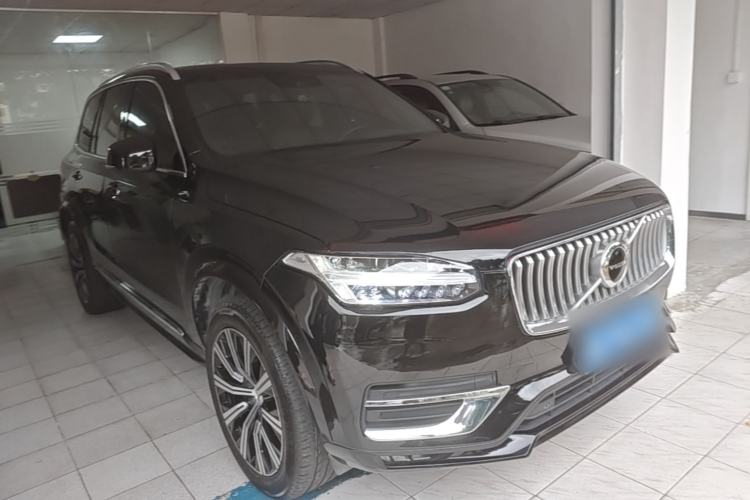 Used Volvo XC90 2021 B5 SmartDrive Luxury Edition 7 Seats Front Right 45 Deg