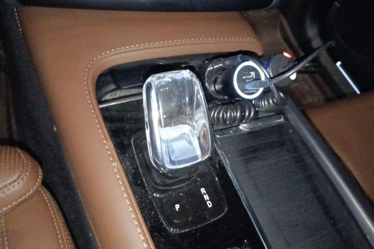 Used Volvo XC90 2021 B6 Luxury Smart Edition 7-Seater Gear Lever