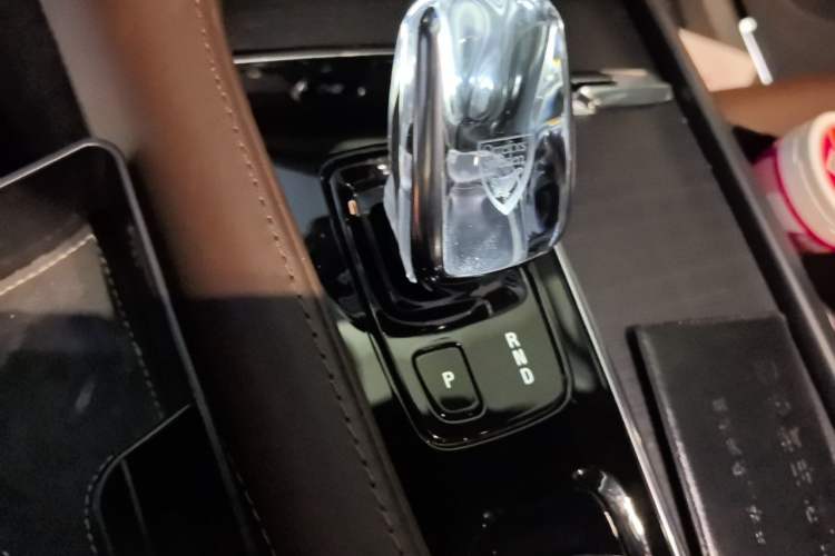 Used Volvo XC90 2021 B6 Luxury Smart Edition 7-Seater Gear Lever