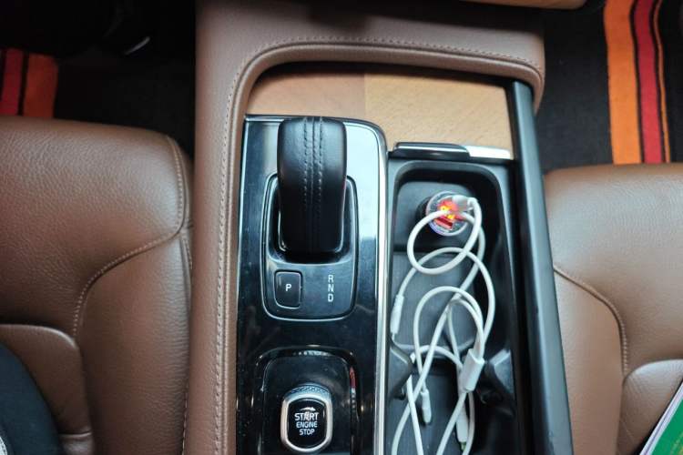 Used Volvo XC90 2021 B6 Zhiyi Luxury Edition 7-Seater Gear Lever