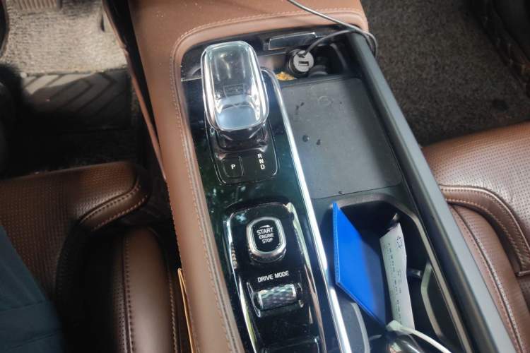 Used Volvo XC90 2021 B6 Luxury Smart Edition 7-Seater Gear Lever