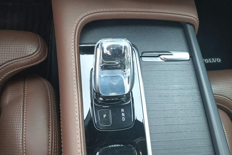 Used Volvo XC90 2021 B6 Luxury Smart Edition 7-Seater Gear Lever