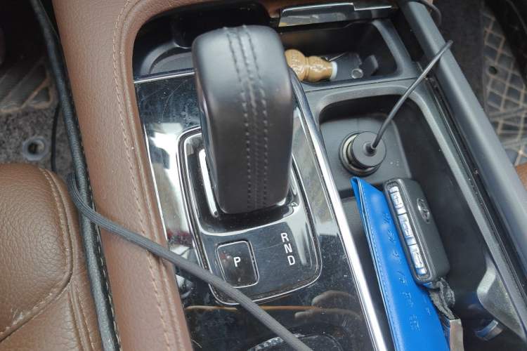 Used Volvo XC90 2021 B5 SmartDrive Luxury Edition 5-seater Gear Lever