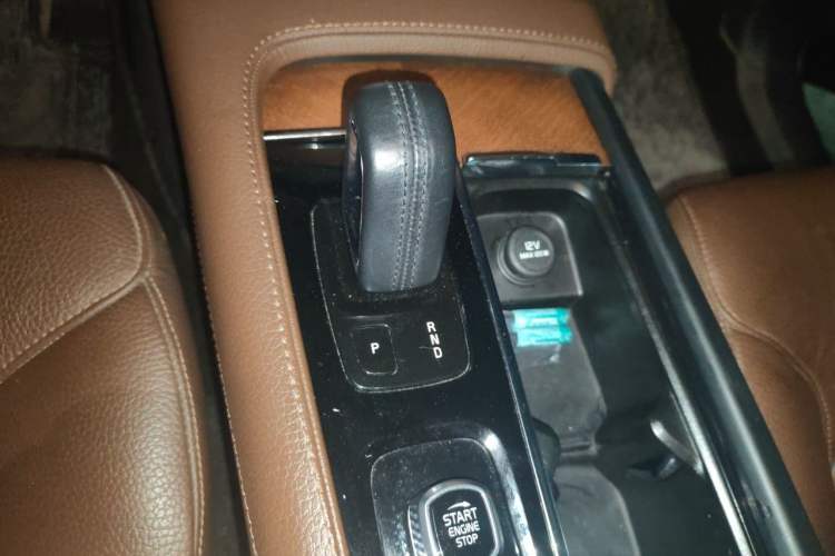 Used Volvo XC90 2021 B5 SmartDrive Luxury Edition 7 Seats Gear Lever