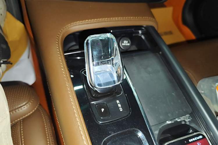 Used Volvo XC90 2021 B6 Luxury Smart Edition 7-Seater Gear Lever