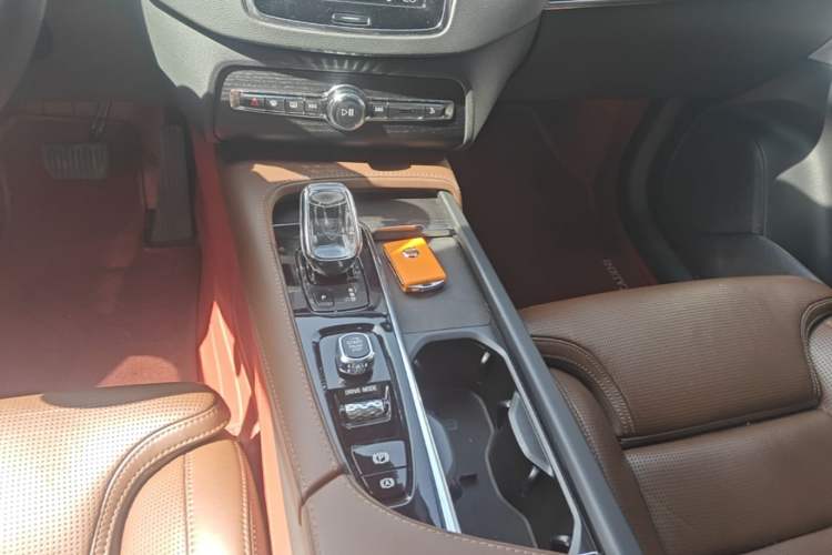 Used Volvo XC90 2021 B6 Luxury Smart Edition 7-Seater Gear Lever