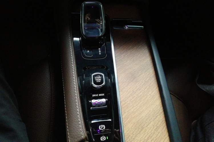 Used Volvo XC90 2021 B6 Zhiyi Luxury Edition 7-Seater Gear Lever