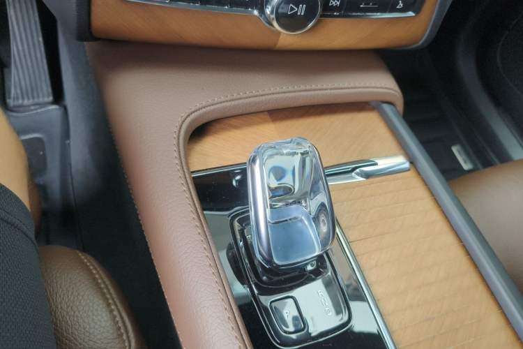 Used Volvo XC90 2021 B6 Zhiyi Luxury Edition 7-Seater Gear Lever