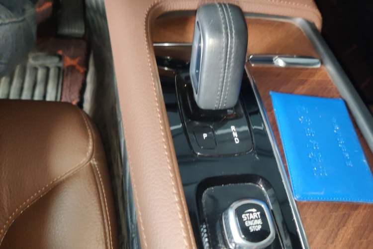 Used Volvo XC90 2021 B6 Zhiyi Luxury Edition 7-Seater Gear Lever