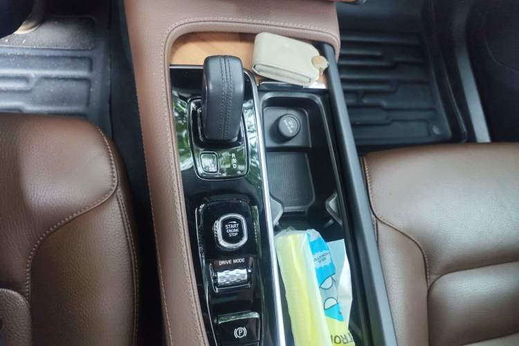 Used Volvo XC90 2021 B6 Zhiyi Luxury Edition 7-Seater Gear Lever