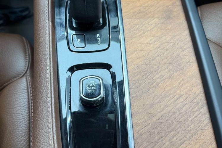 Used Volvo XC90 2021 B5 SmartDrive Luxury Edition 5-seater Gear Lever