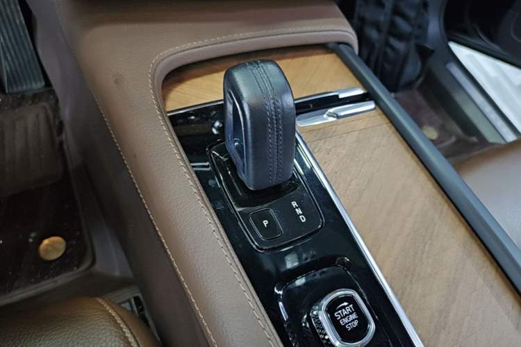 Used Volvo XC90 2021 B5 SmartDrive Luxury Edition 5-seater Gear Lever