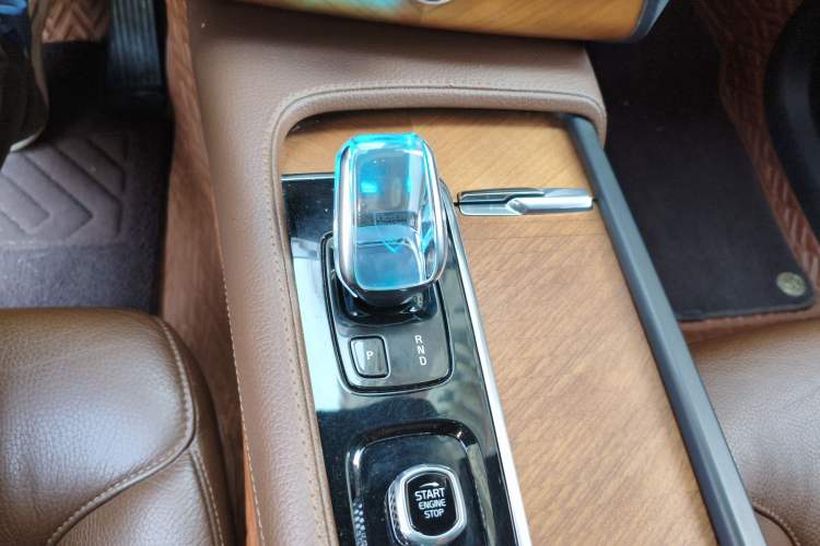 Used Volvo XC90 2021 B5 SmartDrive Luxury Edition 5-seater Gear Lever