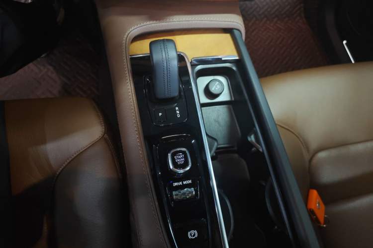 Used Volvo XC90 2021 B6 Zhiyi Luxury Edition 7-Seater Gear Lever