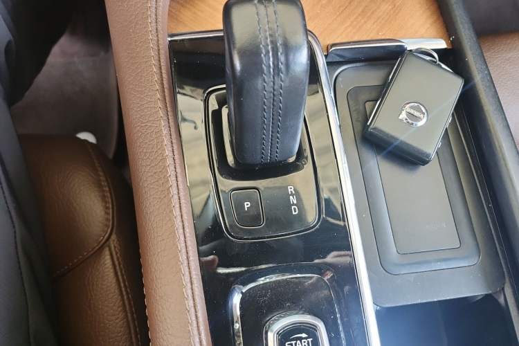 Used Volvo XC90 2021 B6 Zhiyi Luxury Edition 7-Seater Gear Lever