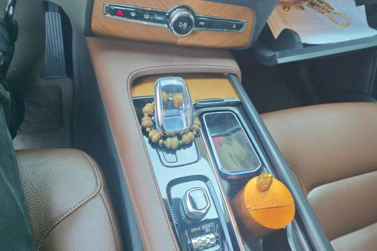 Used Volvo XC90 2021 B6 Zhiyi Luxury Edition 7-Seater Gear Lever