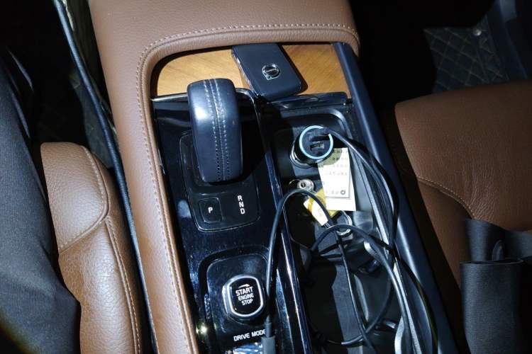 Used Volvo XC90 2021 B6 Zhiyi Luxury Edition 7-Seater Gear Lever