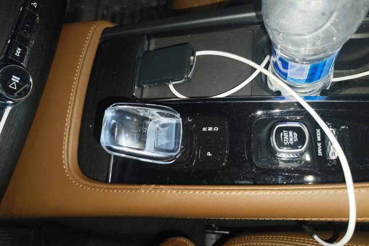 Used Volvo XC90 2021 B6 Luxury Smart Edition 7-Seater Gear Lever