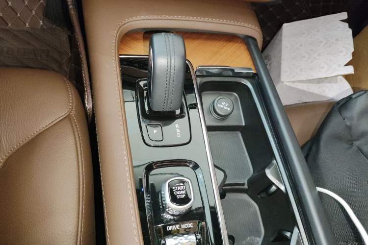 Used Volvo XC90 2021 B6 Zhiyi Luxury Edition 7-Seater Gear Lever