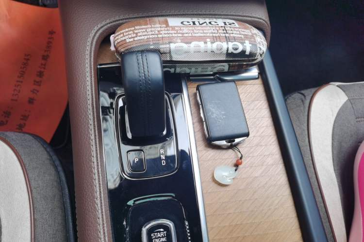 Used Volvo XC90 2021 B6 Zhiyi Luxury Edition 7-Seater Gear Lever