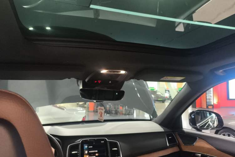 Used Volvo XC90 2021 B5 SmartDrive Luxury Edition 5-seater Headliner