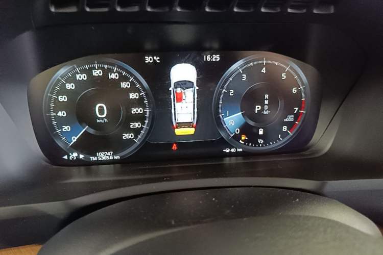 Used Volvo XC90 2021 B5 SmartDrive Luxury Edition 5-seater Instrument Cluster