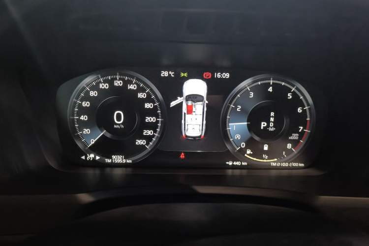 Used Volvo XC90 2021 B6 Luxury Smart Edition 7-Seater Instrument Cluster