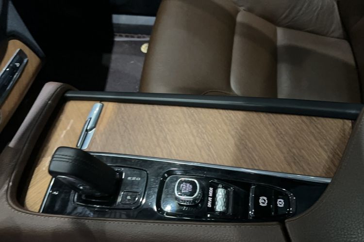 Used Volvo XC90 2021 B5 SmartDrive Luxury Edition 5-seater Interior 2