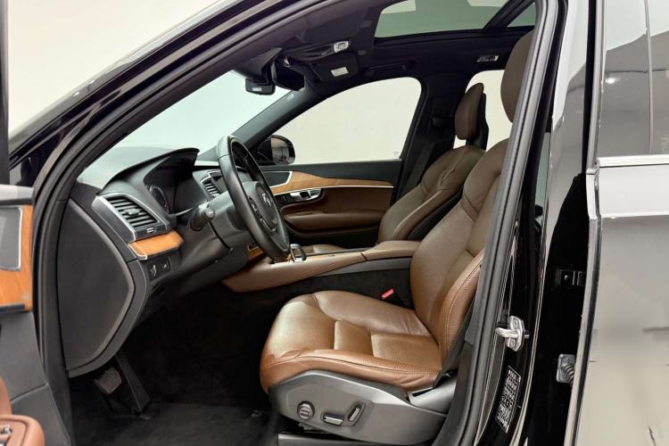 Used Volvo XC90 2021 B5 SmartDrive Luxury Edition 5-seater Interior 2