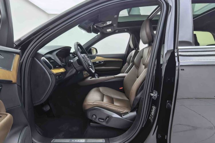 Used Volvo XC90 2021 B6 Zhiyi Luxury Edition 7-Seater Interior 2