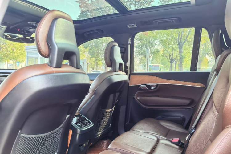 Used Volvo XC90 2021 B5 SmartDrive Luxury Edition 7 Seats Interior 3