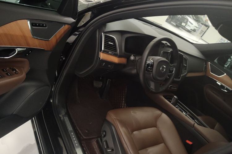 Used Volvo XC90 2021 B5 SmartDrive Luxury Edition 7 Seats Interior 3