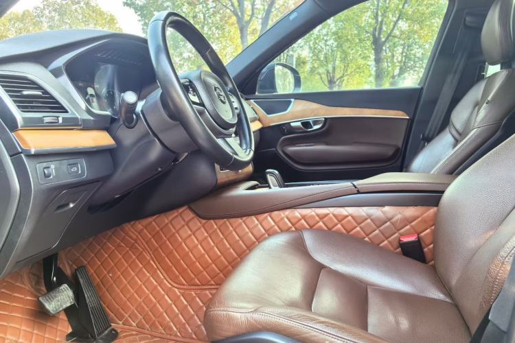 Used Volvo XC90 2021 B5 SmartDrive Luxury Edition 7 Seats Interior 4