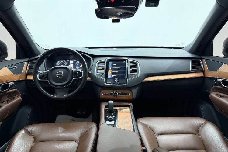 Used Volvo XC90 2021 B5 SmartDrive Luxury Edition 5-seater Interior 4