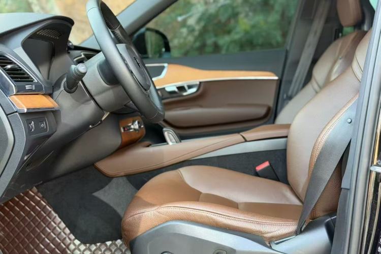Used Volvo XC90 2021 B5 SmartDrive Luxury Edition 7 Seats Interior 5