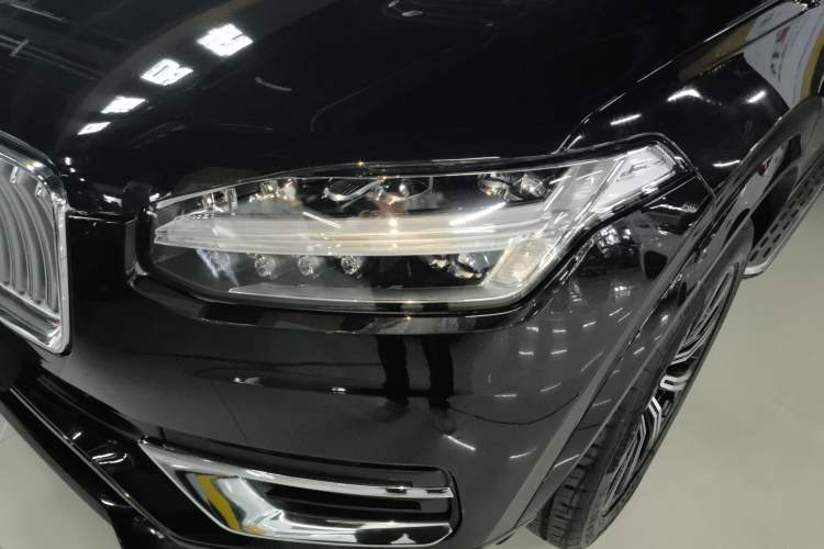 Used Volvo XC90 2021 B5 SmartDrive Luxury Edition 5-seater Left Front Headlight