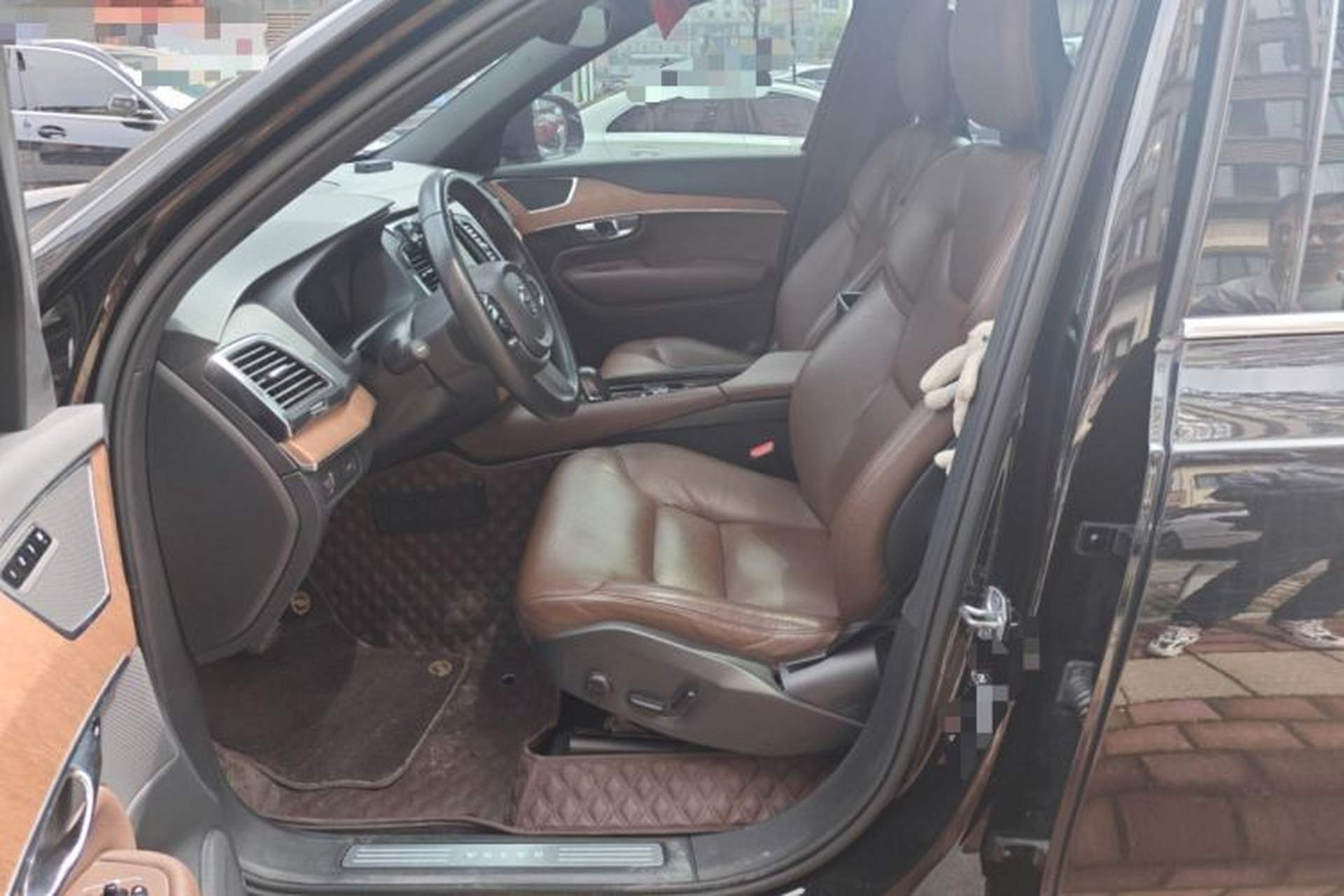 Used Volvo XC90 2021 B5 SmartDrive Luxury Edition 5-seater Left Front Seat
