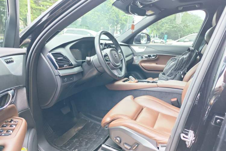 Used Volvo XC90 2021 B6 Luxury Smart Edition 7-Seater Left Front Seat