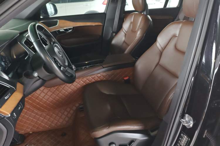 Used Volvo XC90 2021 B5 SmartDrive Luxury Edition 7 Seats Left Front Seat