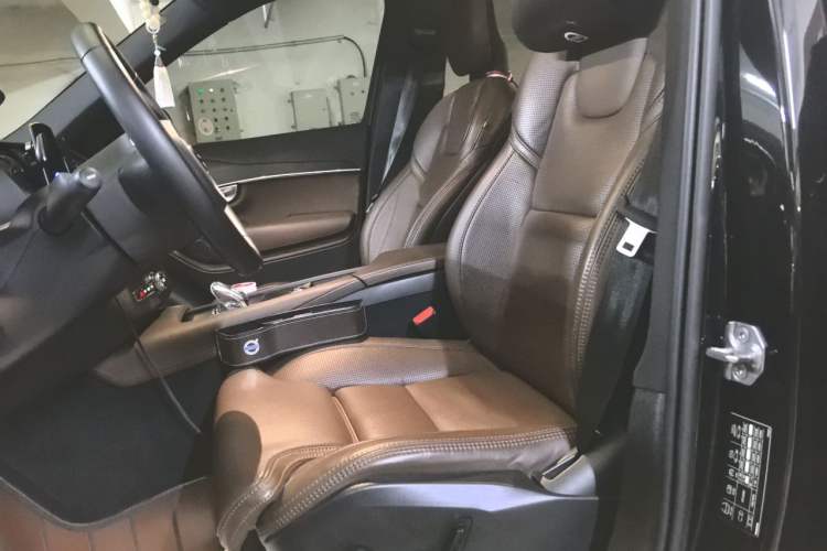Used Volvo XC90 2021 B6 Luxury Smart Edition 7-Seater Left Front Seat