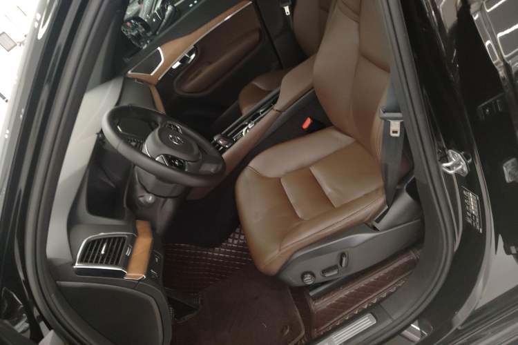 Used Volvo XC90 2021 B5 SmartDrive Luxury Edition 7 Seats Left Front Seat