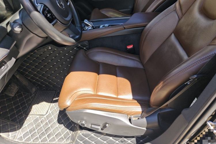 Used Volvo XC90 2021 B6 Luxury Smart Edition 7-Seater Left Front Seat