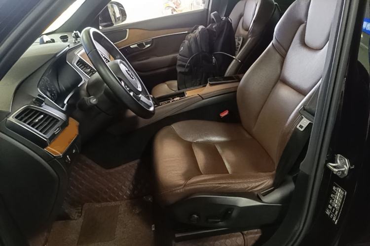 Used Volvo XC90 2021 B5 SmartDrive Luxury Edition 5-seater Left Front Seat