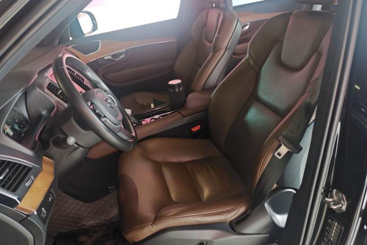 Used Volvo XC90 2021 B5 SmartDrive Luxury Edition 5-seater Left Front Seat