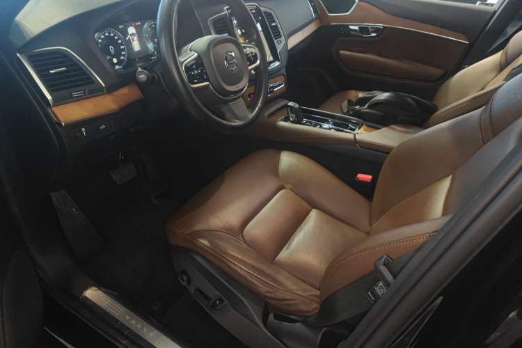 Used Volvo XC90 2021 B5 SmartDrive Luxury Edition 7 Seats Left Front Seat